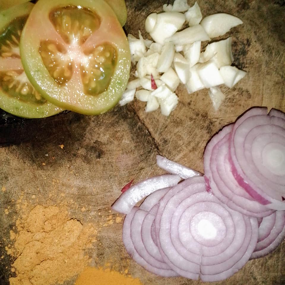 photography mobile Myphone Wx2Pro Spices, tomatoes , garlic , curry , turmeric and onions