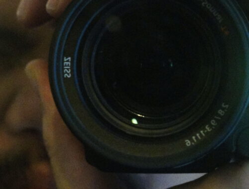 CX900 Sony photo zeiss lens