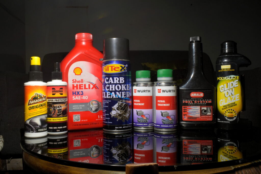 Car polisher and motor oil ; Flash photography 1