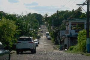 Villagrande drive with cars